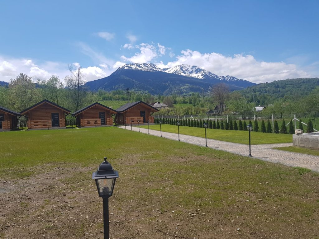 casute de lemn vedere Pietrosul Rodnei
